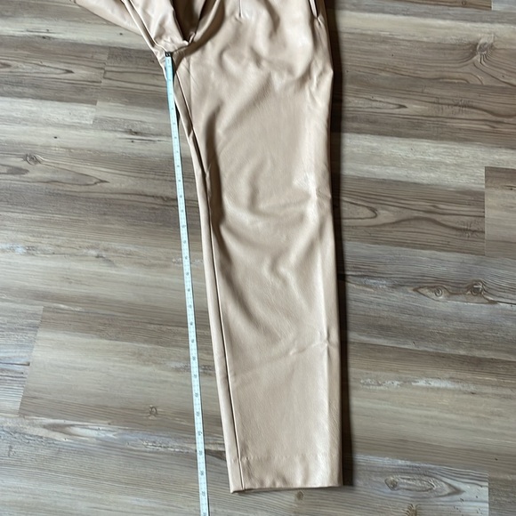 Express Faux Leather Pants NWOT Size 4 Tan Tapered leg Darts Pockets Neutral - Picture 11 of 15